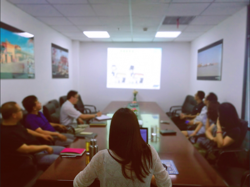 商務禮儀培(péi)訓——第一季 商務(wù)禮儀培訓——第一(yī)季